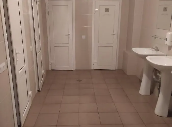 Zelenyi Kampus Hotell *