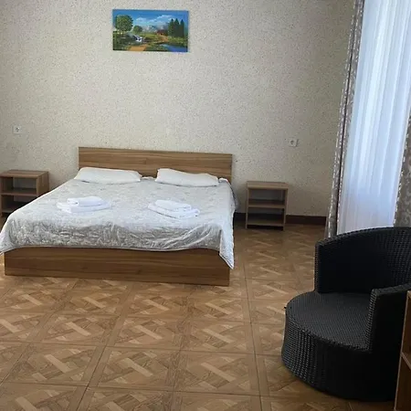 Zelenyi Kampus Готель *