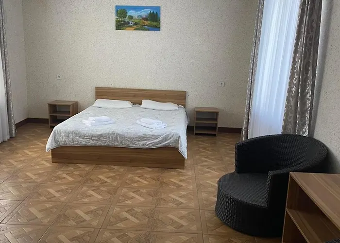 кампус Отель *