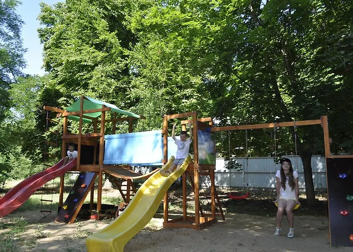 Готель Zelenyi Kampus *